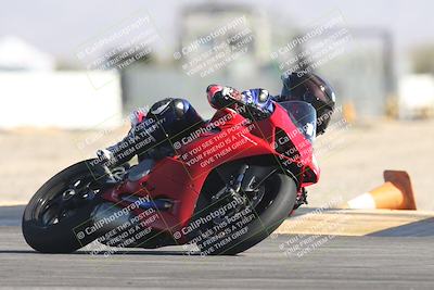 media/Oct-30-2025-Racers Edge (Thu) [[dabbdaf680]]/2-A Group/Session 2 (Turn 16)/